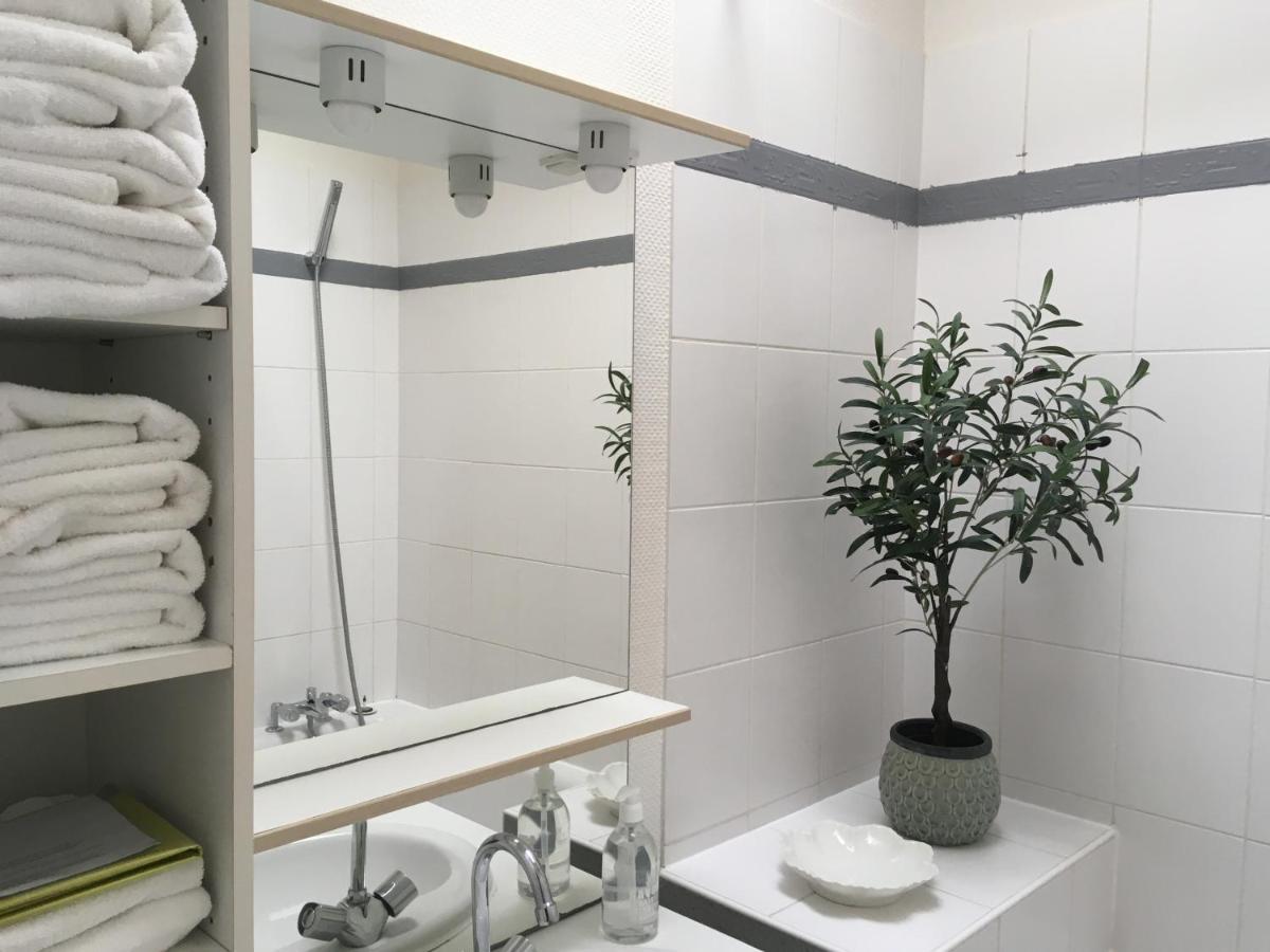 De 3 Et Parking Apartment *